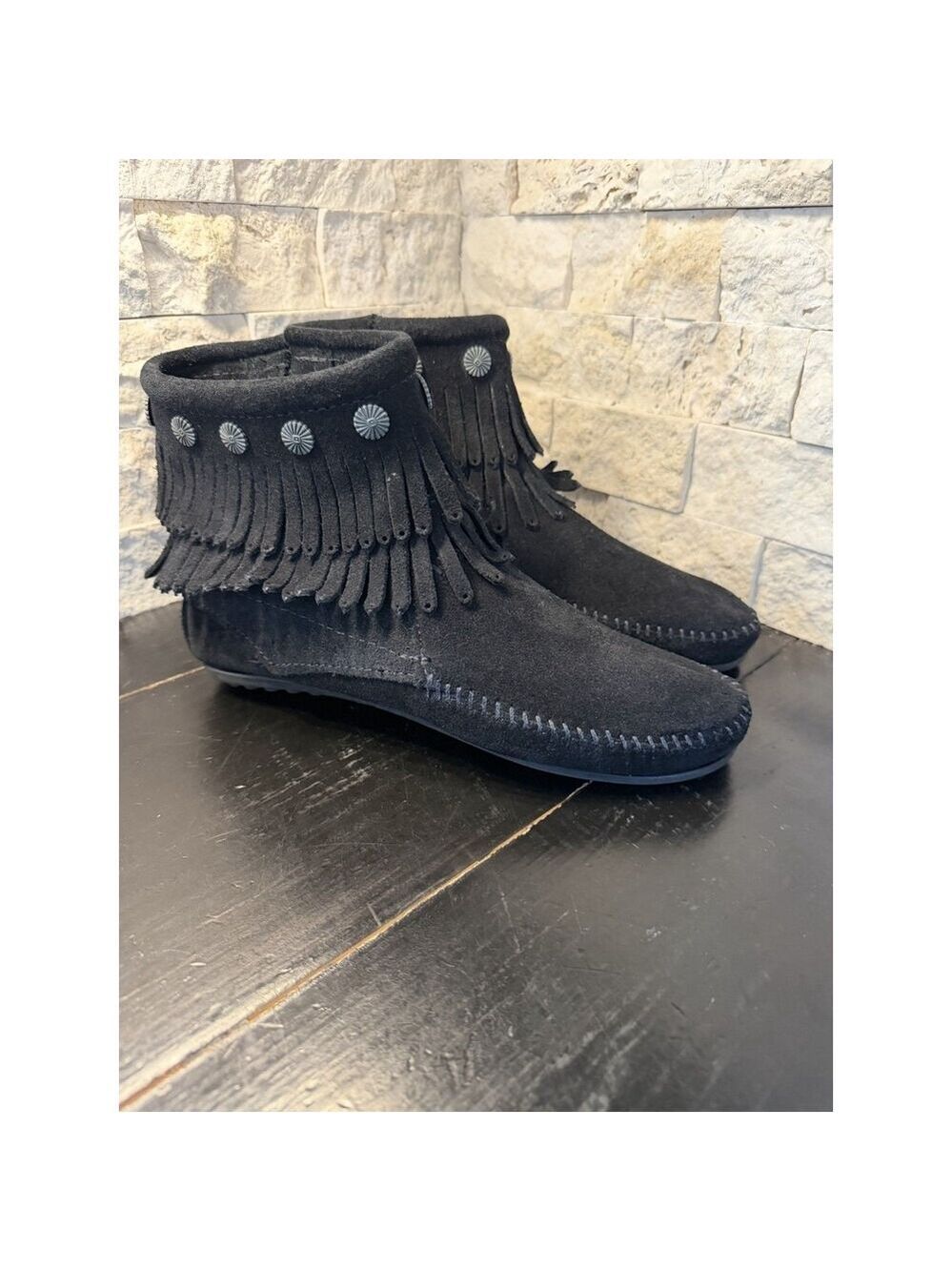 Minnetonka Black Suede Moccasin Fringe Booties Women's 7 Side Zip Concho Detail
